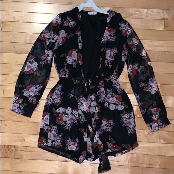 Size small long sleeve black floral romper - Picture 1 of 2
